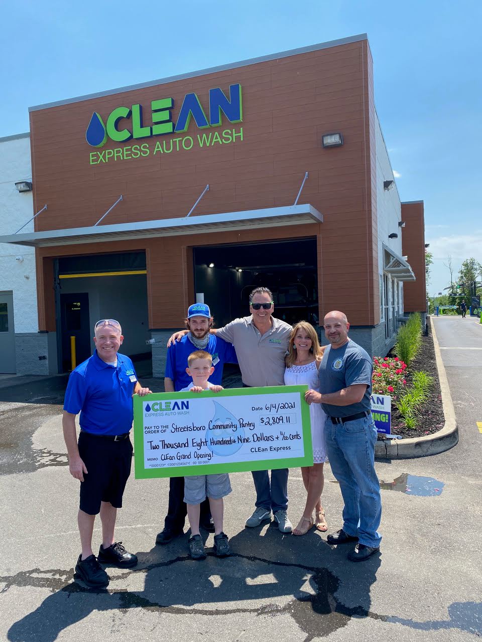 CLEan Express Auto Wash Raises 2,800 to Benefit Community Pantry